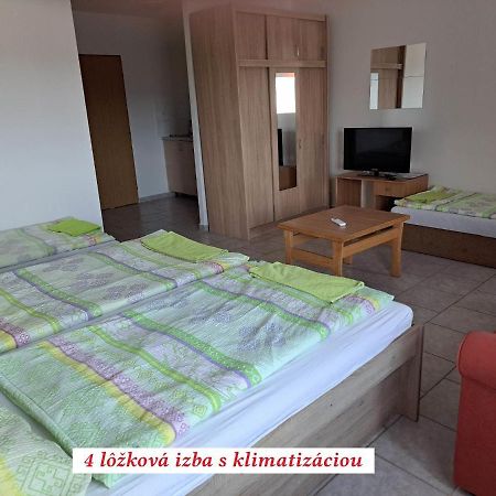 Europa Penzion Štúrovo Esterno foto
