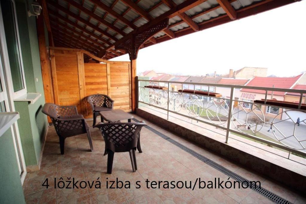 Europa Penzion Štúrovo Esterno foto