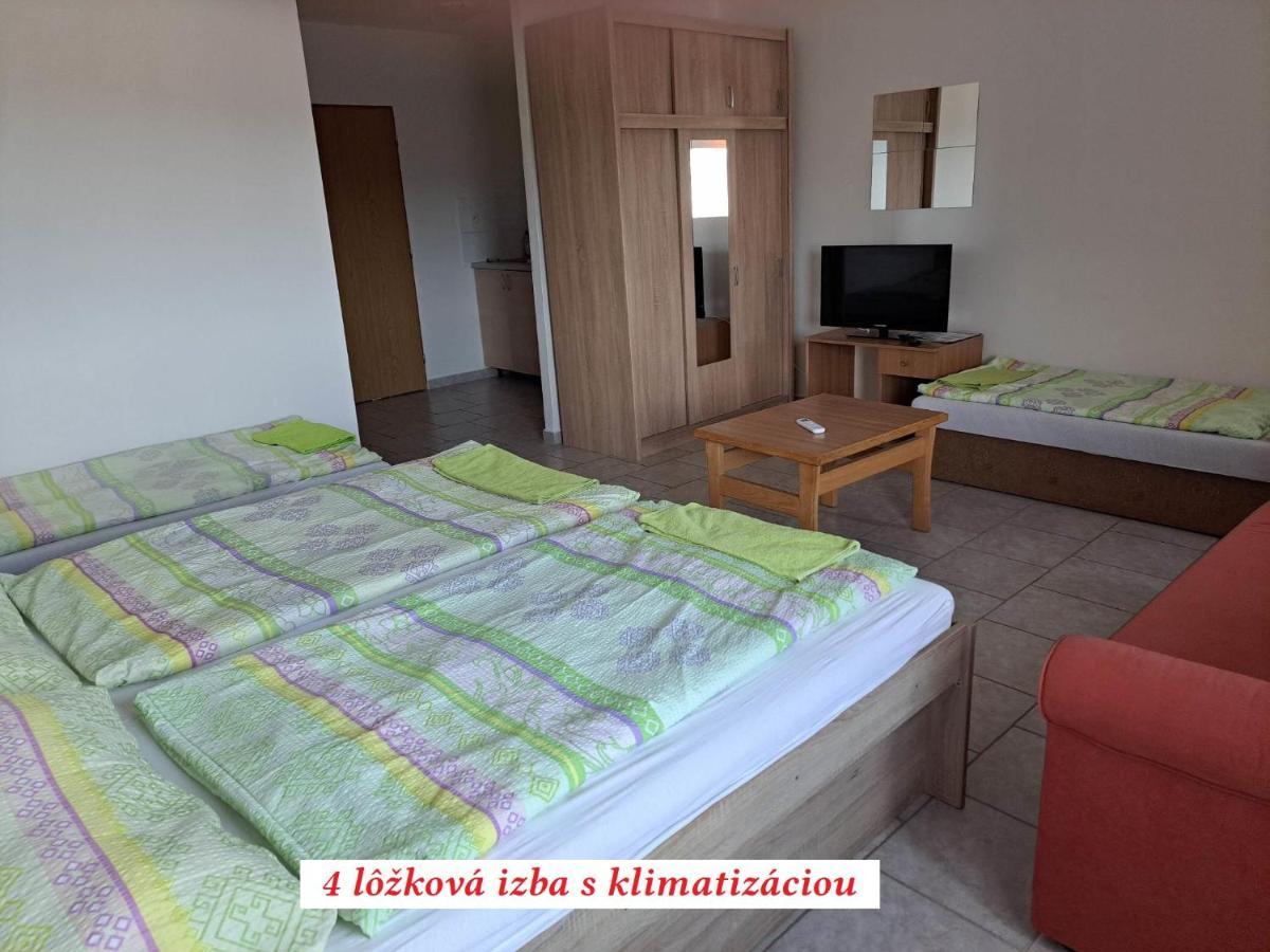 Europa Penzion Štúrovo Esterno foto